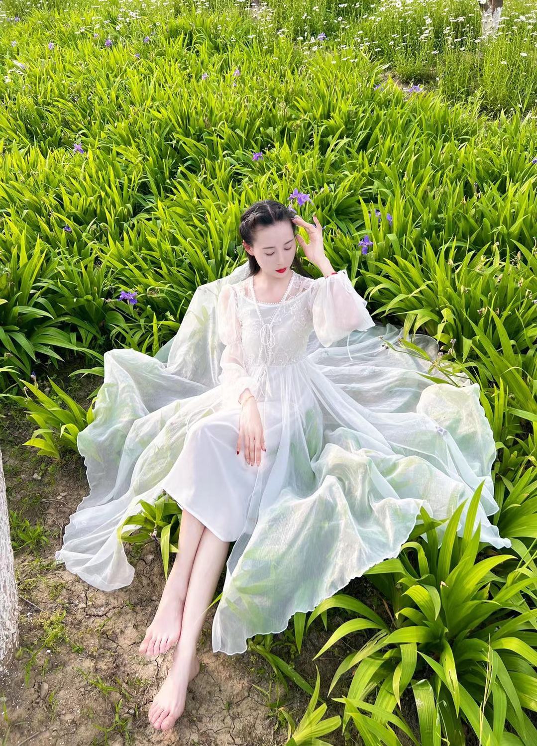 2025春夏款V领晨袍高级感法式蕾丝礼服度假长裙云南旅游连衣裙