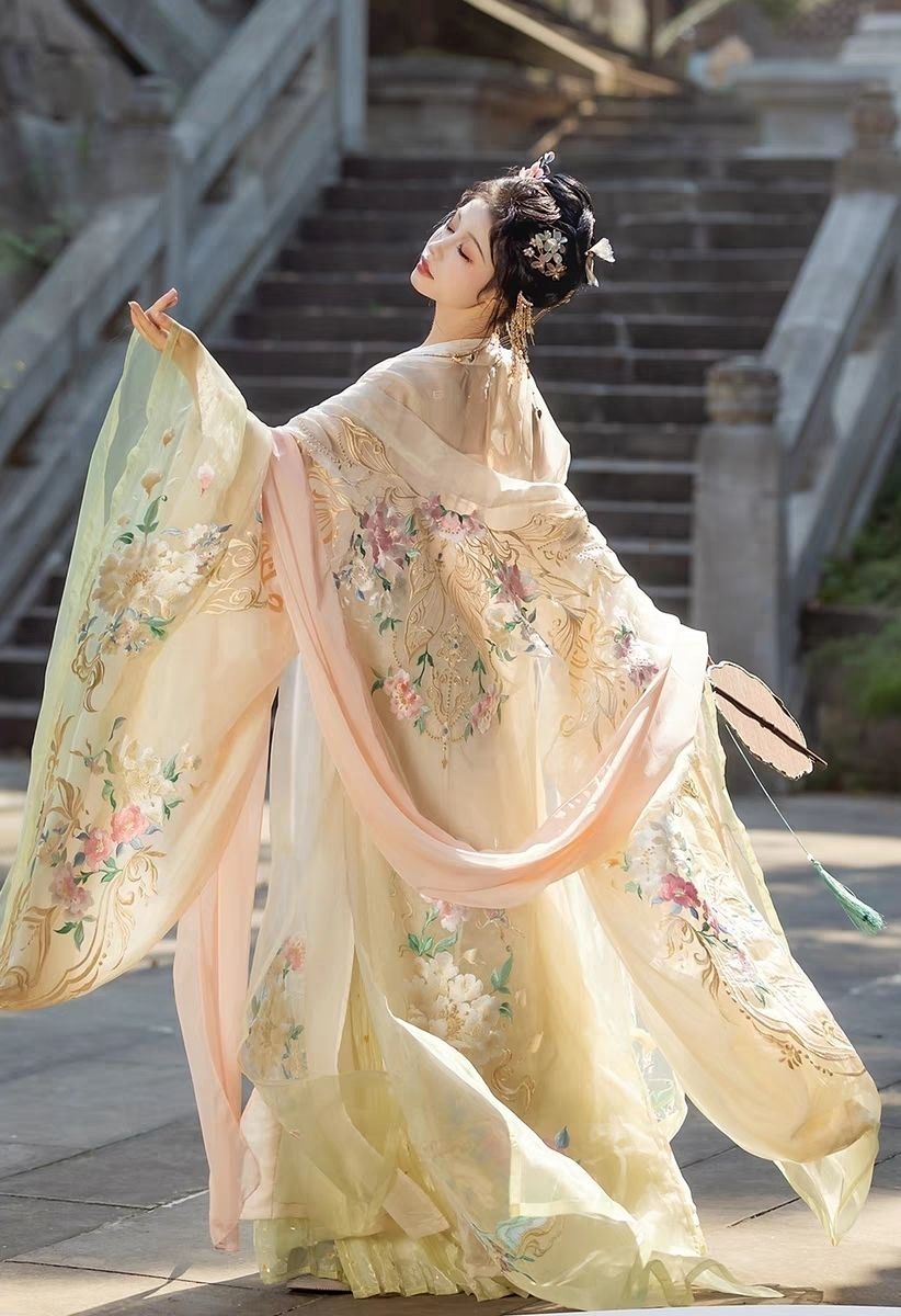 七号小橱【芙蓉隐玉】原创汉服 重工绣花渐变大袖 唐制诃子裙仙气